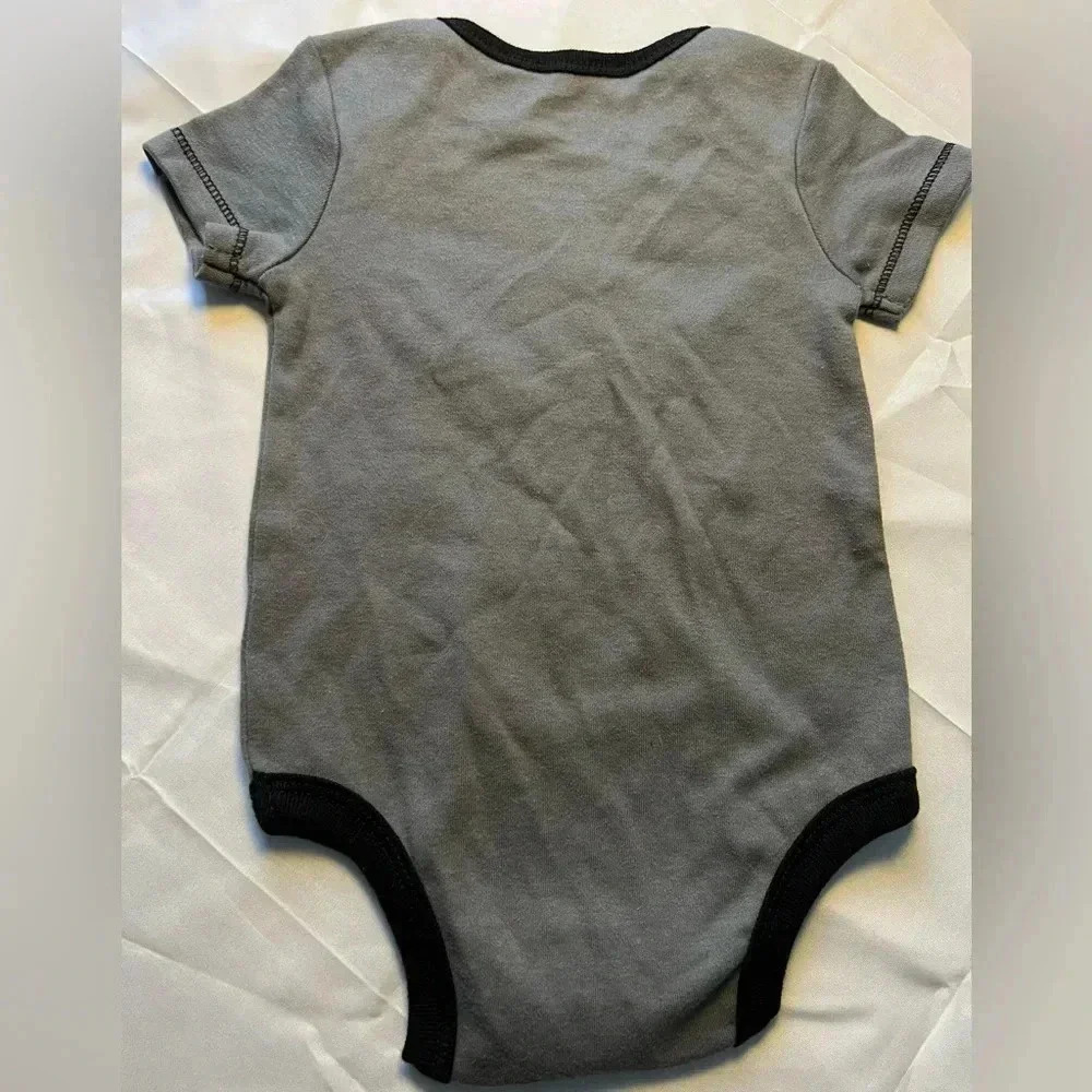 BATMAN | baby boy BATMAN onesie. Size: 3/6M - Picture 10 of 10